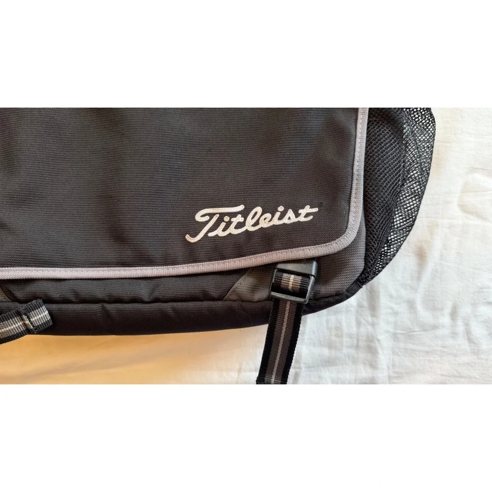 Titleist Messenger Bag Black Nylon Laptop Case Crossbody Golf Travel Briefcase